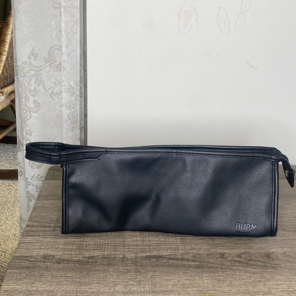 Curling iron traveling clutch